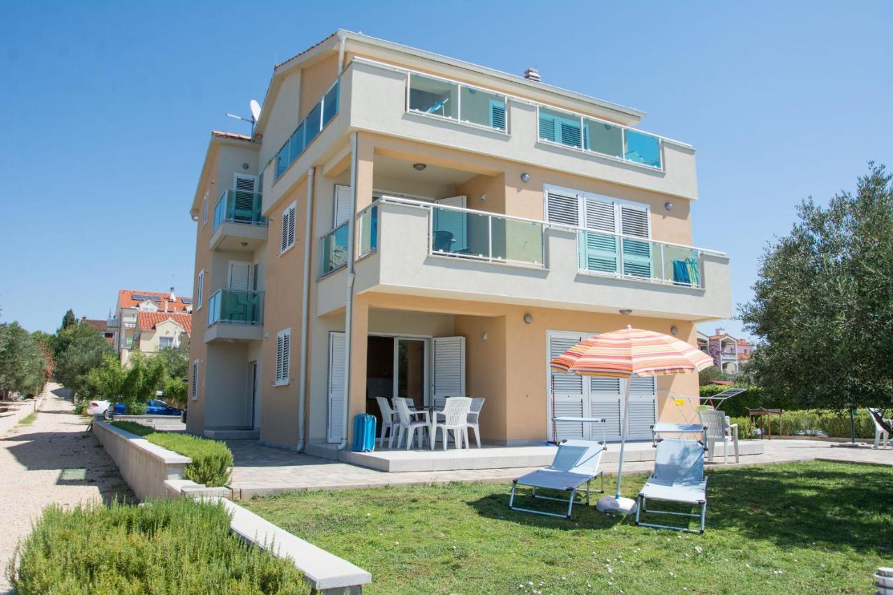 Apartments Citrine On The Beach Biograd Na Moru Exterior foto