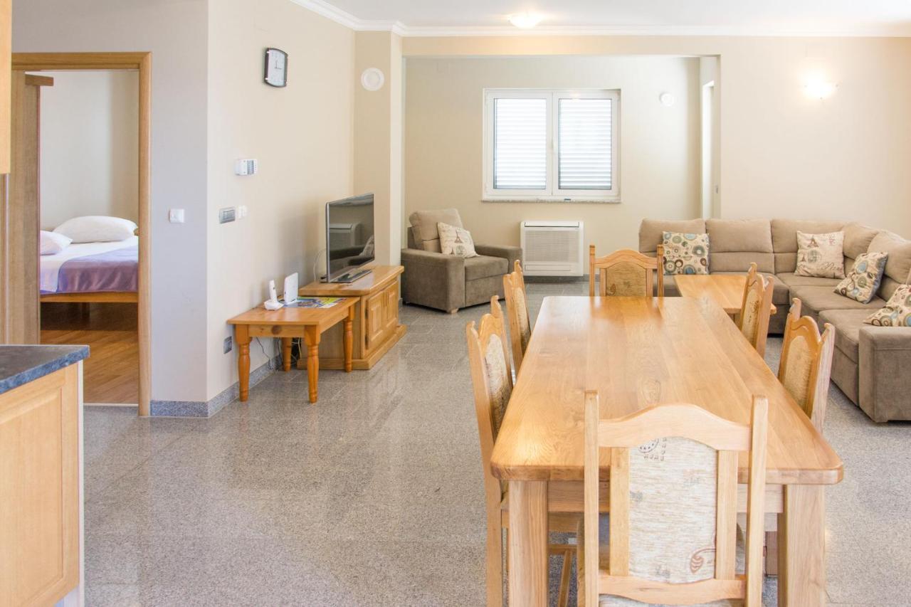 Apartments Citrine On The Beach Biograd Na Moru Exterior foto
