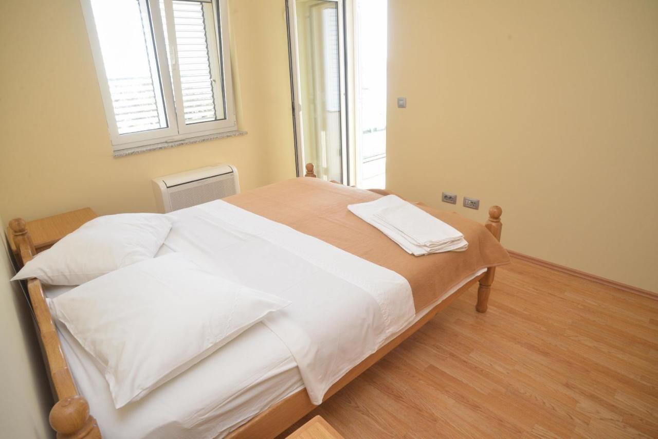 Apartments Citrine On The Beach Biograd Na Moru Exterior foto